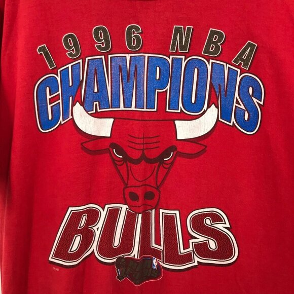 Vintage 90s Chicago Bulls T Shirt XL Red Michael Jordan 1996 Champion - Picture 3 of 10